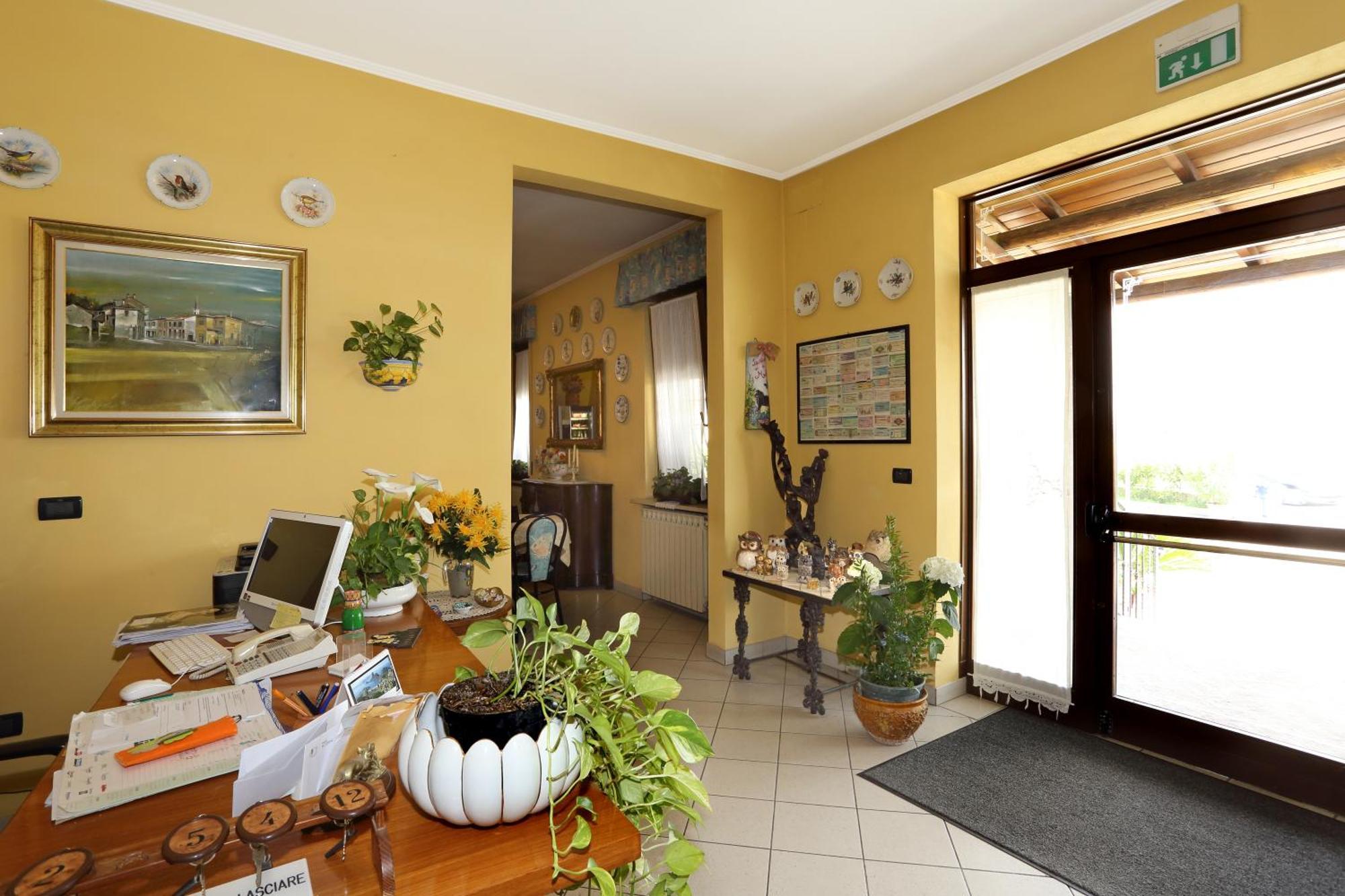 Albergo Il Gufo Parma Exterior photo